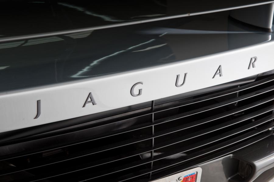  Jaguar XJ220 1993 года  (фото 14 из 28)